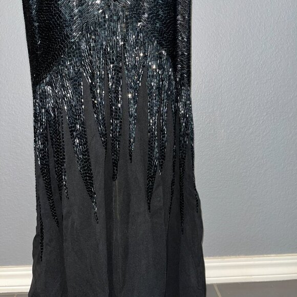 BLACK TIE OLEG CASSINI Black Full Beaded Sleeveless Formal Red Carpet Gown - 10 - Picture 13 of 16